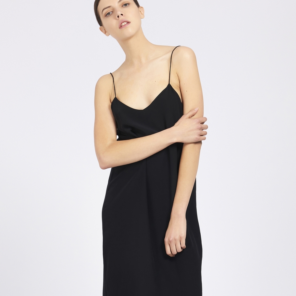 Ginia RTW
Mia Medium 100% Silk Elegant Black Slip Dress